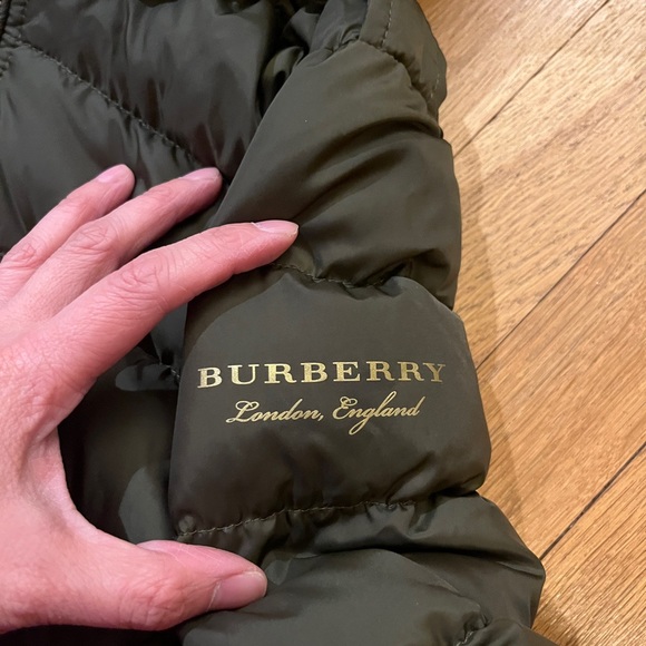 100% Authentic Burberry Down Jacket - Picture 4 of 7